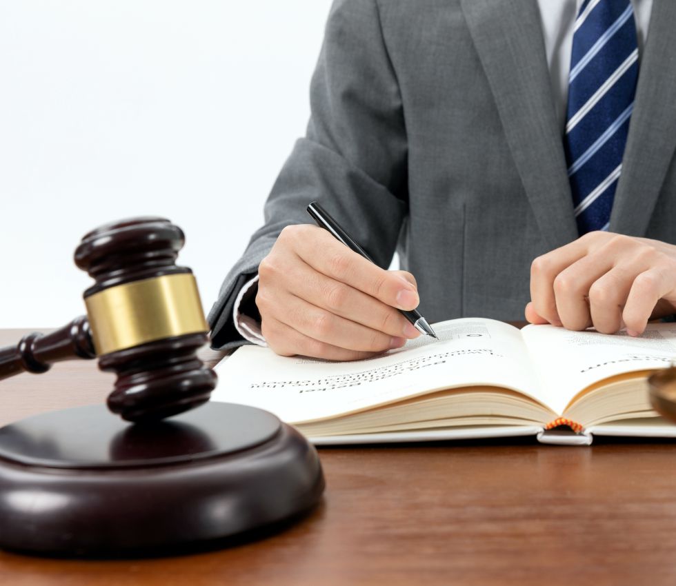 Asesoría legal empresarial especializada en Derecho Contractual, Societario, Financiero y Comercio Internacional